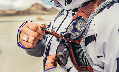 QuickStow-System für Sonnenbrille