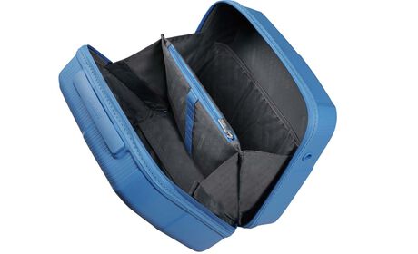 Komplett ausgestatteter Innenraum