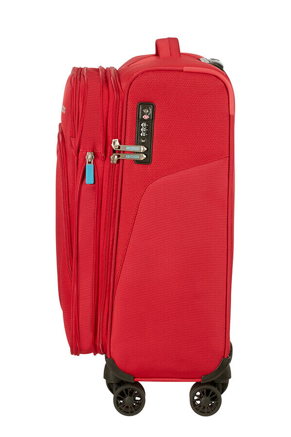 American Tourister Summerfunk Spinner Exp TSA 55cm  Red American Tourister Summerfunk Spinner Exp TSA 55cm  Red
