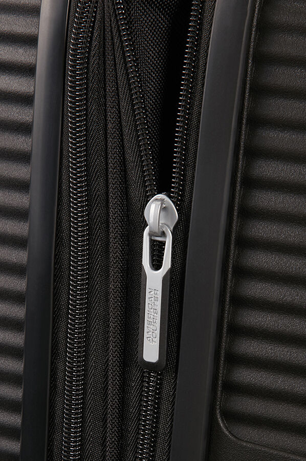 American tourister curio 80cm black hotsell