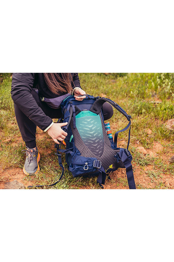 Gregory T AMBER 44 RC  Arctic Navy