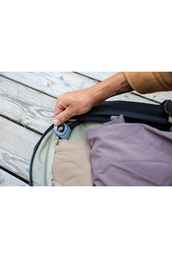 Gregory  Border Carry On 40  Pool Party