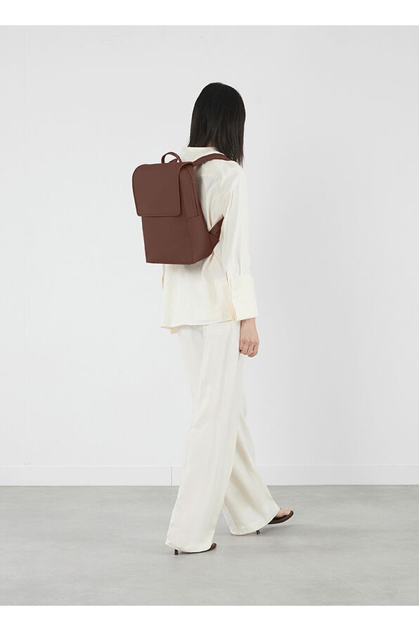 Lipault Lost In Berlin Square Backpack 2.0  Spiced Mocha Lipault Lost In Berlin Square Backpack 2.0  Spiced Mocha