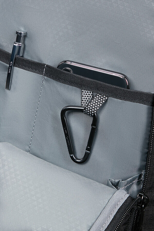 Samsonite Roadseeker Laptop Backpack with wheels 17.3''  Deep Black Samsonite Roadseeker Laptop Backpack with wheels 17.3''  Deep Black