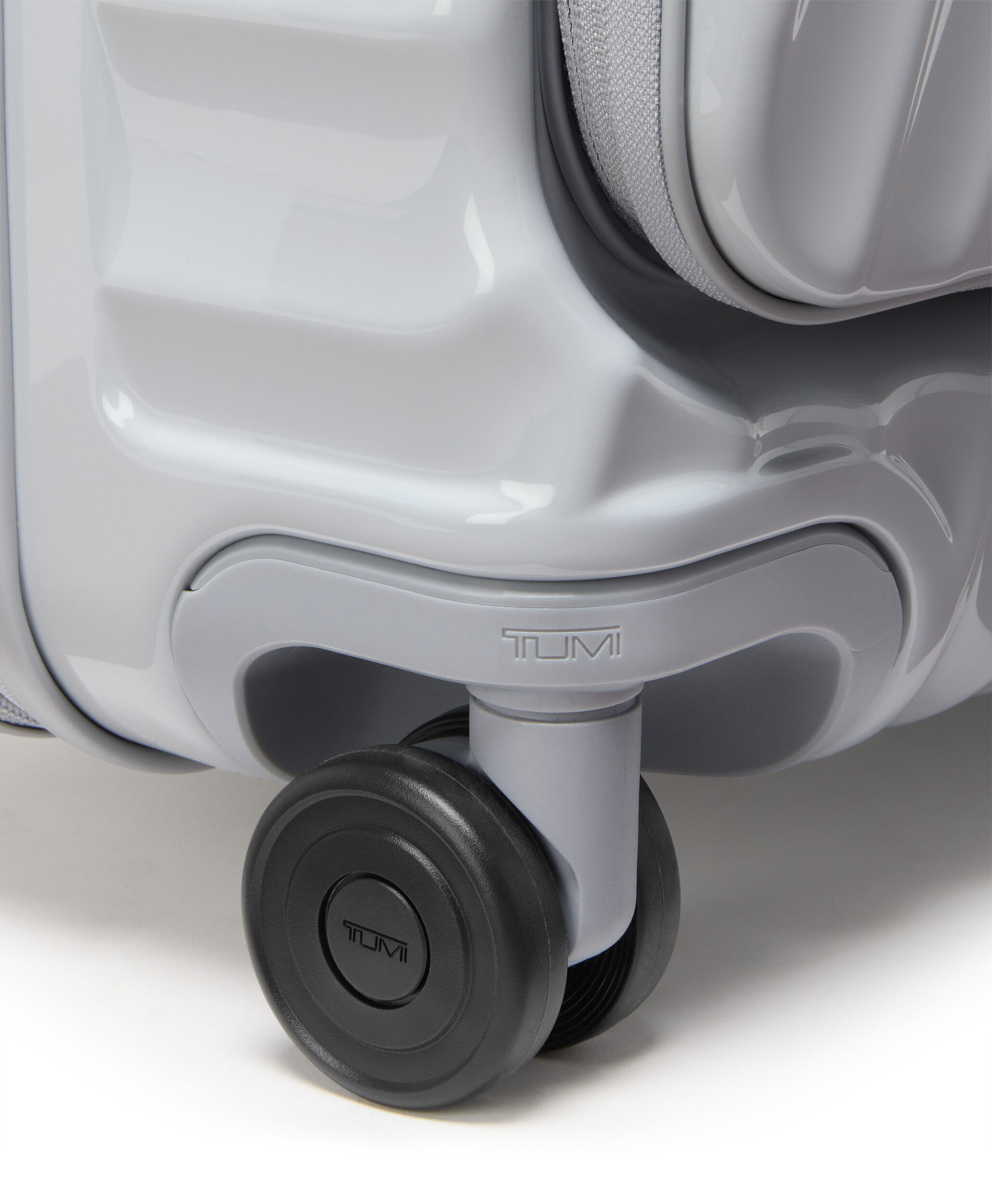 19 DEGREE FRONT ACCESS Trolley mit 4 Rollen Erweiterbar 66 cm
