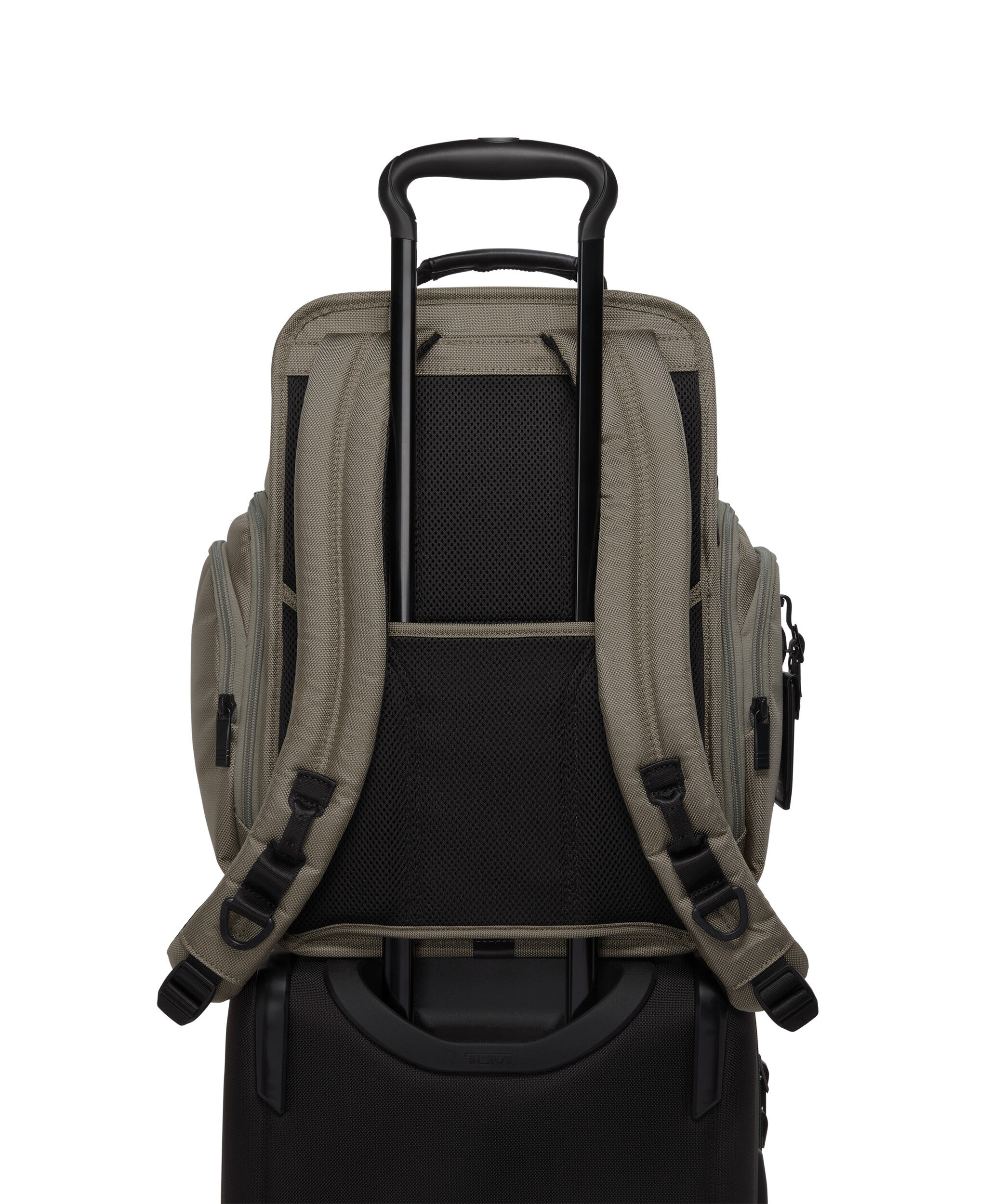 Alpha Tumi brief pack